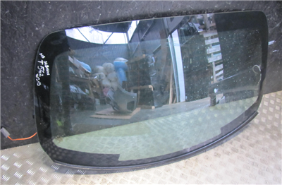 MERCEDES BENZ E-SARJA W213 takatuulilasiin